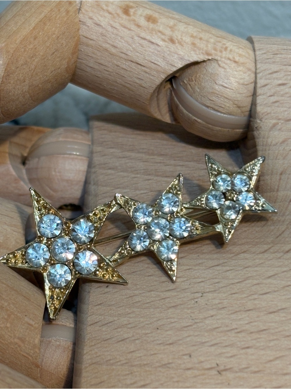 Vintage Gold Star Rhinestone Brooch - Sparkling Clear Crystal Accent - Picture 9 of 9